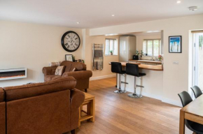 Tannery Corner Stunning Detached Cotswold Cottage